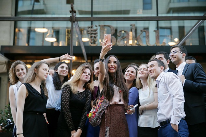 Leyla Aliyeva a rencontré un groupe d’étudiants russes à Bakou - PHOTOS